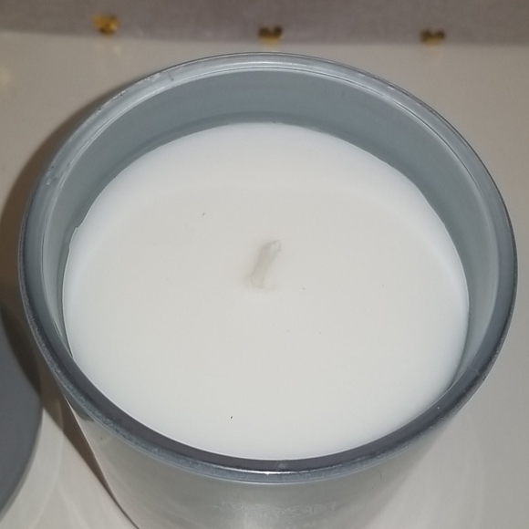 Brand new  DW HOME Peony Petals scented candle - Picture 4 of 7